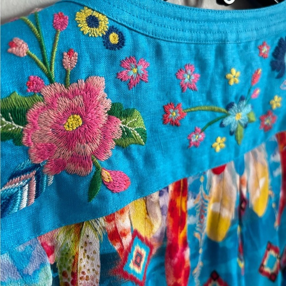 NWT John Mark women’s Colorful Embroidered Top size petite Medium - Picture 8 of 8